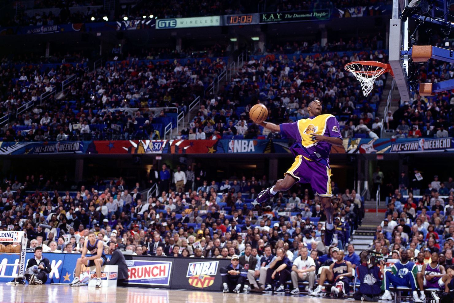 1997 NBA Slam Dunk contest in Cleveland, Ohio